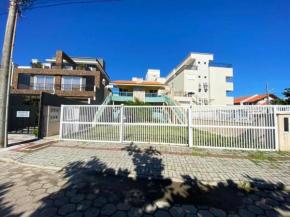 APARTAMENTO TERREO A 50 METROS DA PRAIA DO MARISCAL